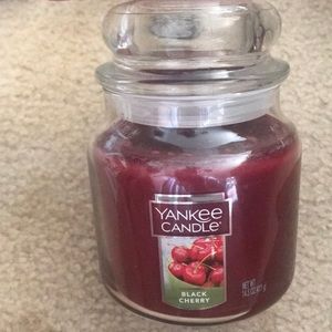 Yankee candle medium jar Black cherry